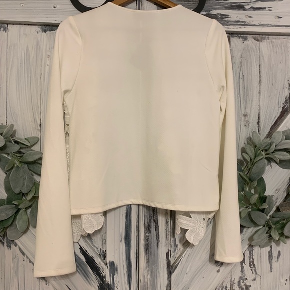 White Snow on Daisies Cardi - Picture 4 of 6